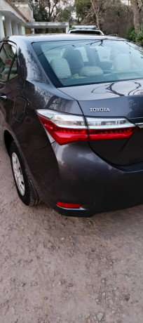 toyota-corolla-altis-x-manual-16-big-6