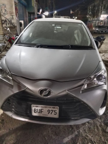 toyota-vitz-10f-safety-edition-iii-big-0