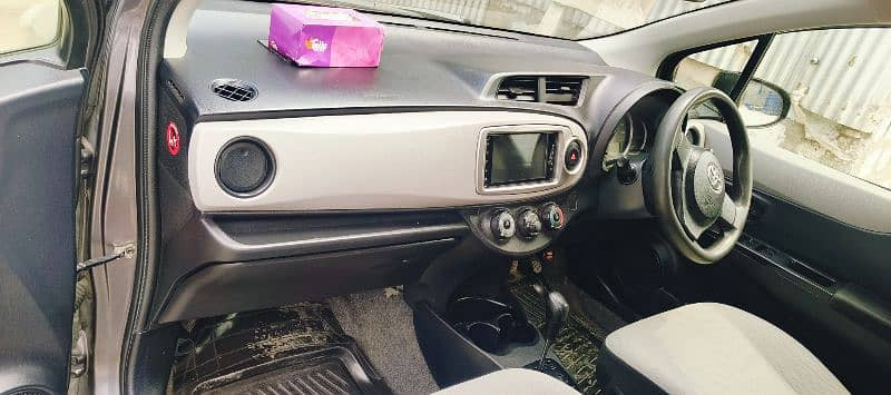 toyota-vitz-f-10-big-6