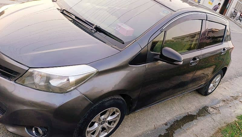 toyota-vitz-f-10-big-1