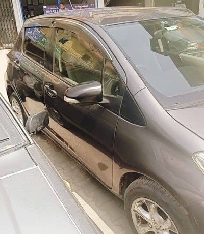 toyota-vitz-f-10-big-3