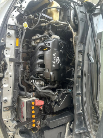 toyota-corolla-altis-x-manual-16-big-3