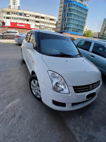 suzuki-swift-dlx-automatic-13-navigation-2018-big-1
