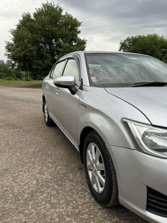 toyota-corolla-axio-g-big-8