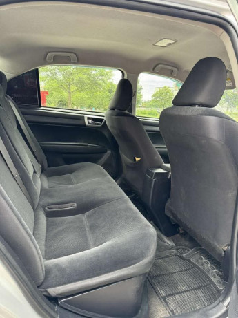 toyota-corolla-axio-g-big-6