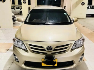 toyota-corolla-gli-2013