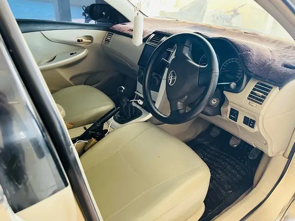 toyota-corolla-gli-2013-final-2430000-big-5