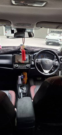 toyota-corolla-axio-hybrid-15-big-8