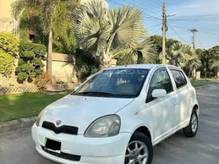 toyota-vitz-f-13