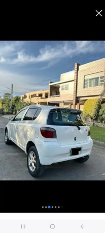 toyota-vitz-f-13-big-1