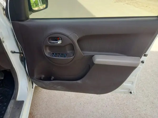 toyota-passo-2014-2017-big-9