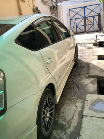 toyota-prius-s-big-4