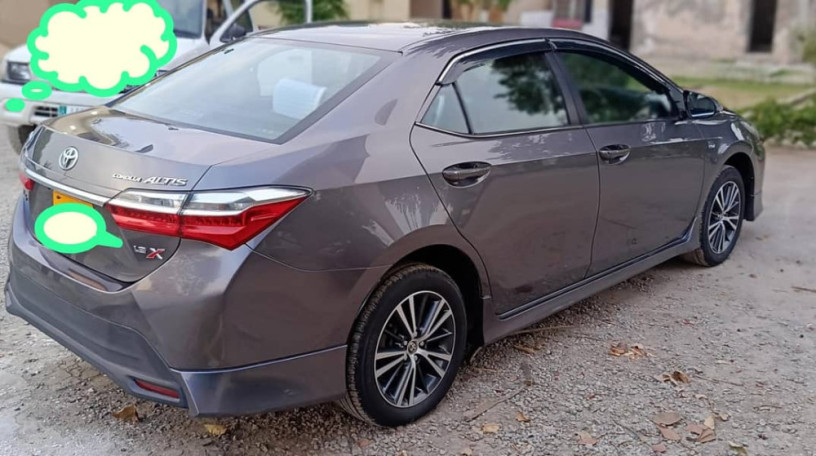 toyota-corolla-altis-grande-x-cvt-i-18-big-2