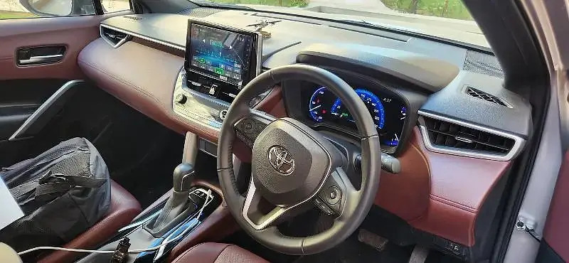 toyota-corolla-cross-hev-x-2024-big-5