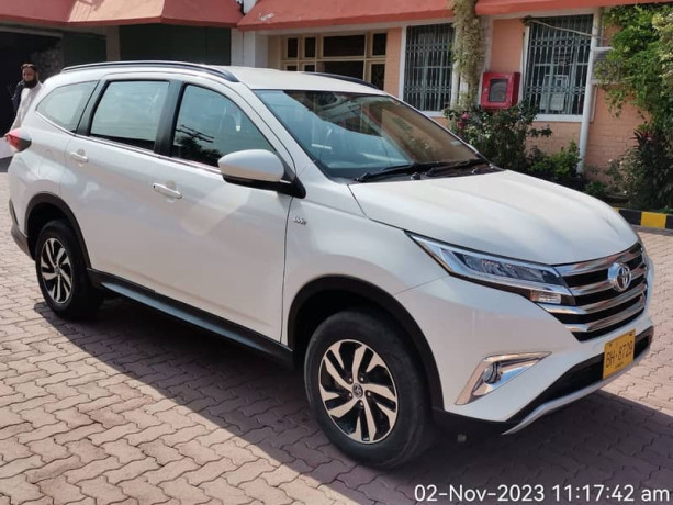 toyota-corolla-hatchback-sport-hybrid-gz-big-2