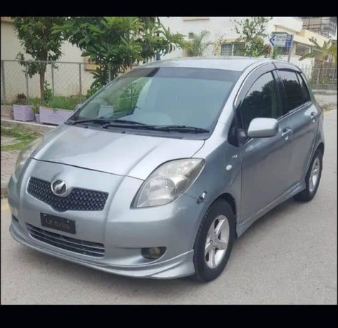 toyota-vitz-f-10-big-0