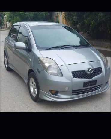 toyota-vitz-f-10-big-1