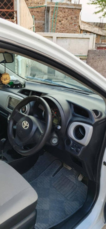 toyota-vitz-f-safety-10-big-8