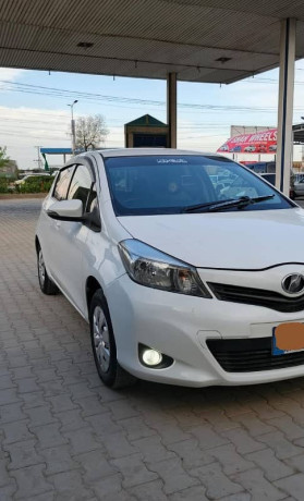 toyota-vitz-f-safety-10-big-0