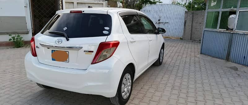 toyota-vitz-f-safety-10-big-3