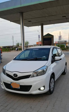 toyota-vitz-f-safety-10-big-1