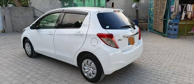 toyota-vitz-f-safety-10-big-4