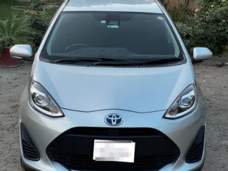 toyota-aqua-s