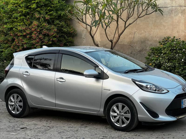 toyota-aqua-s-big-3