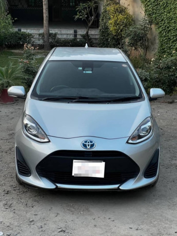 toyota-aqua-s-big-0