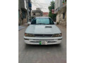 toyota-corolla-xe-small-2