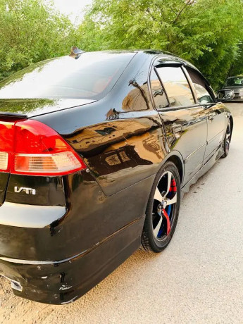 honda-civic-oriel-big-0