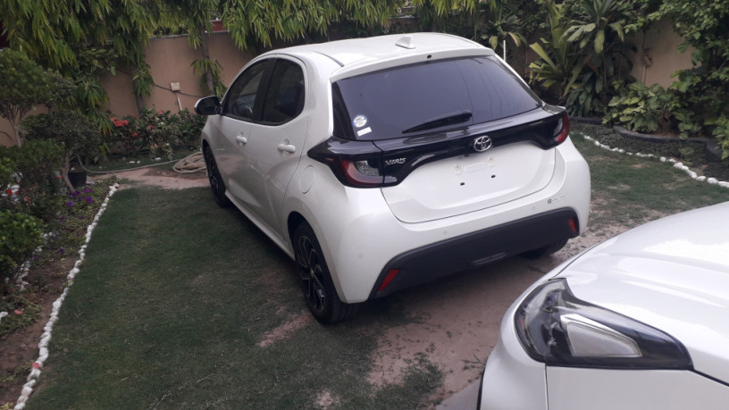 brand-new-yaristoyota-yaris-hatchback-g-big-0