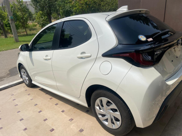 brand-new-yaristoyota-yaris-hatchback-g-big-5