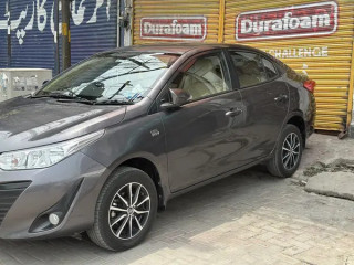 toyota-yaris-sedan-ativ-mt-13