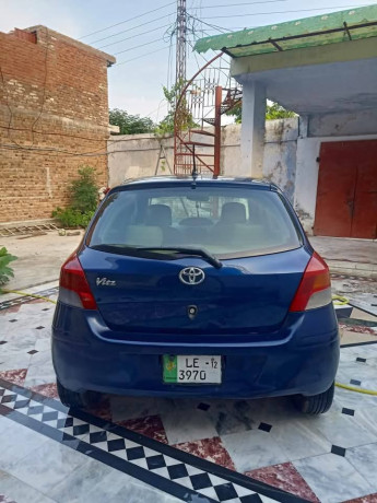 toyota-vitz-f-10-big-2