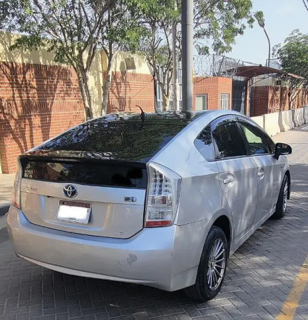 toyota-prius-2011-big-2