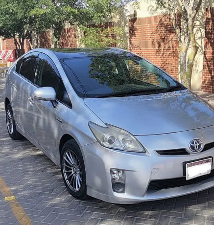 toyota-prius-2011-big-0