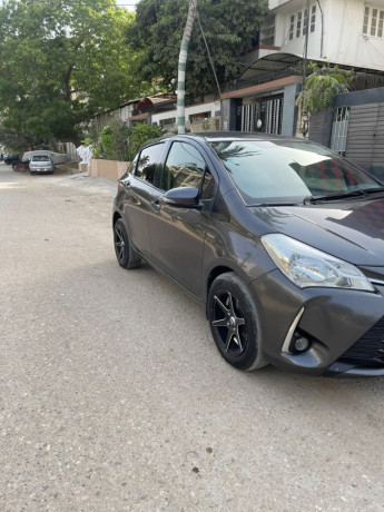 toyota-vitz-f-10-big-2