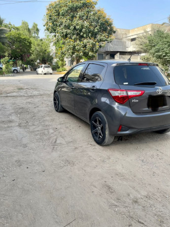 toyota-vitz-f-10-big-3