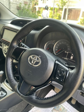 toyota-vitz-f-10-big-7