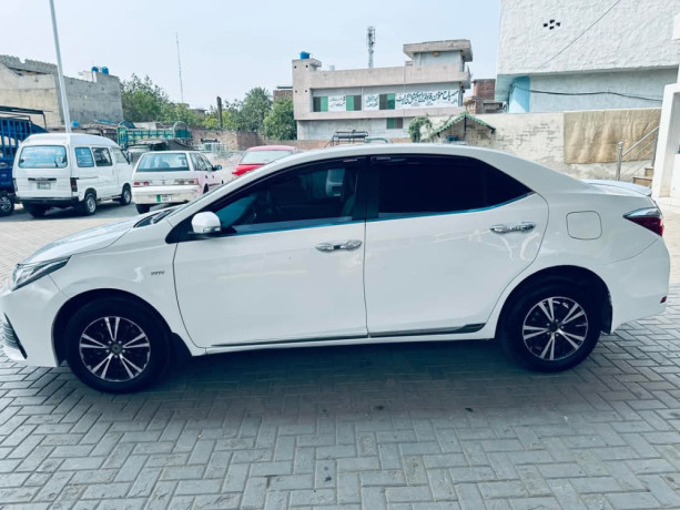 toyota-corolla-altis-16-x-cvt-i-big-1