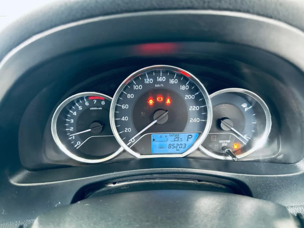 toyota-corolla-altis-16-x-cvt-i-big-8