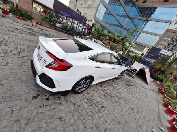 honda-civic-oriel-big-10