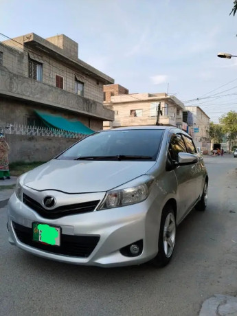 toyota-vitz-f-13-big-2