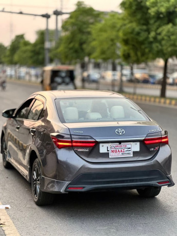toyota-corolla-altis-x-manual-16-big-4