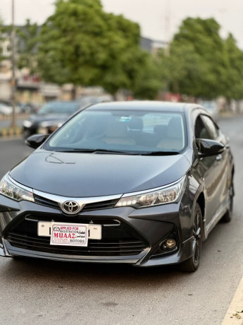toyota-corolla-altis-x-manual-16-big-1
