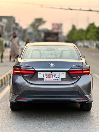 toyota-corolla-altis-x-manual-16-big-3