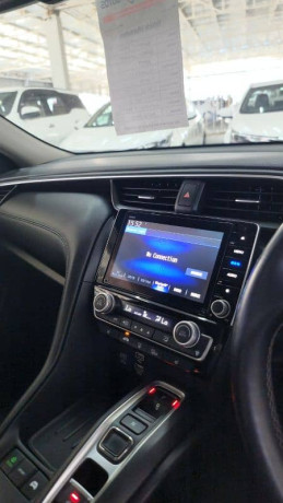 honda-insight-touring-big-6