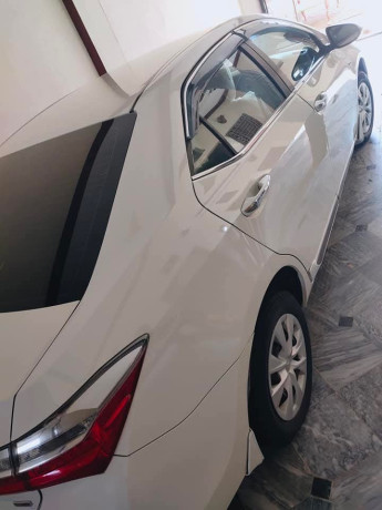 toyota-corolla-altis-x-manual-16-big-2
