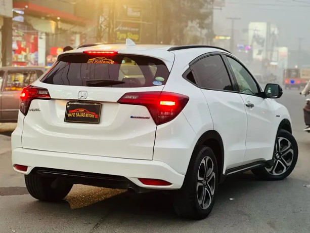 honda-vezel-2015-big-3